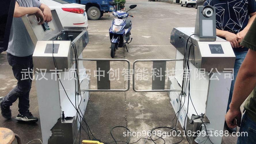 武汉现货人行摆闸小区进出口门闸工地门禁闸机人脸识别工厂通道闸